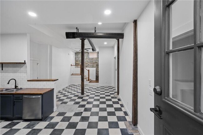 Foto del edificio - 360 Ponce De Leon Ave NE