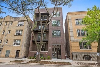 Building Photo - 904 W Dakin St