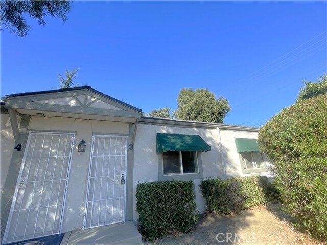 Foto del edificio - 952 E 10th St