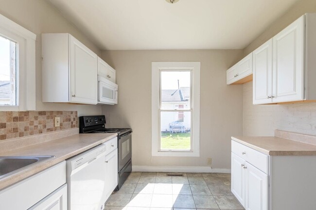 Building Photo - Cozy 3-Bedroom Home in the Heart of London...