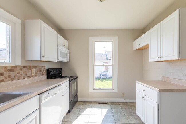 Foto del edificio - Cozy 3-Bedroom Home in the Heart of London, OH – Move-In Ready!