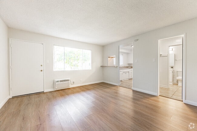 Studio, 1BA - 500SF - Bedroom - Evergreen Pine