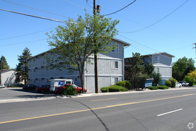 Foto del edificio - Deer Park Apartments