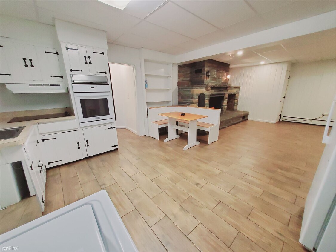 Primary Photo - 1 br, 1 bath Condo - 47 Whitmore Ln Apt A