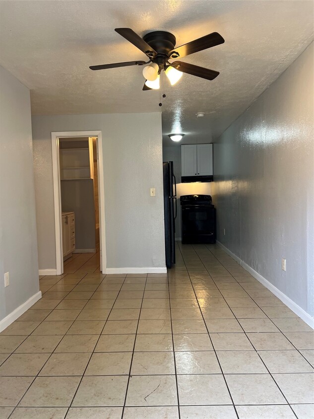 Foto principal - 7518 Morley St