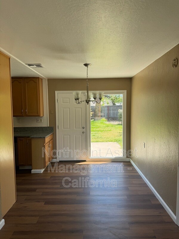 Building Photo - 2124 Ethan Way