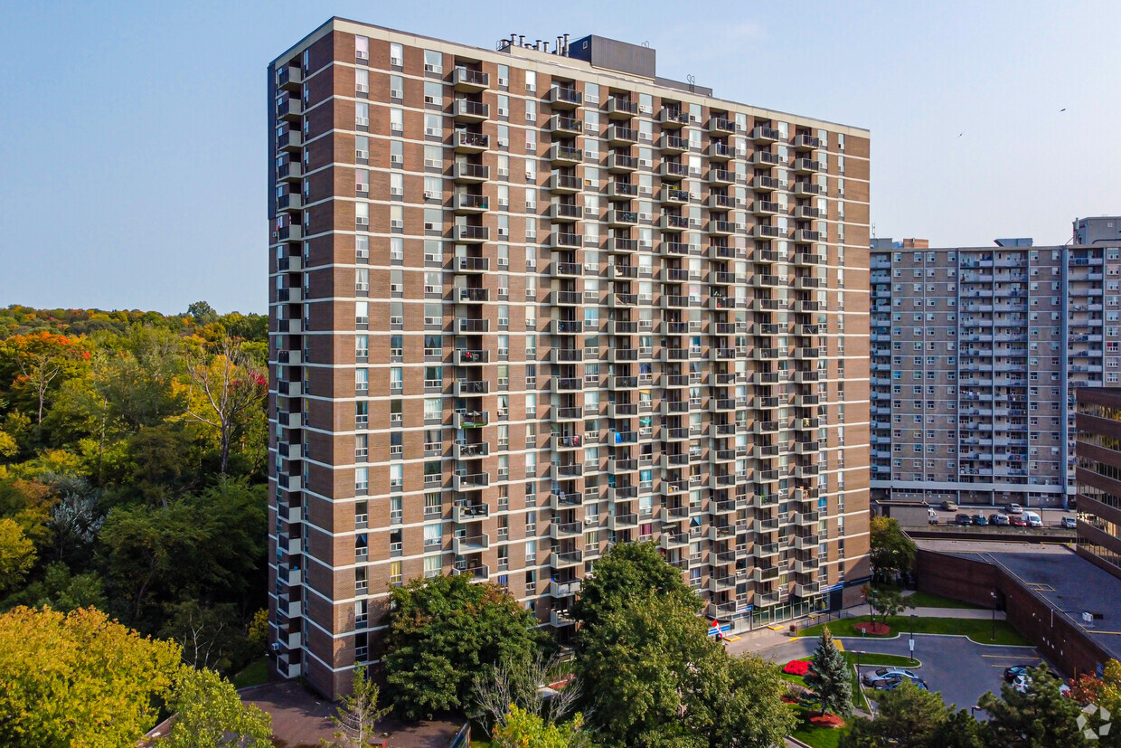 Primary Photo - Riverbank Apartments