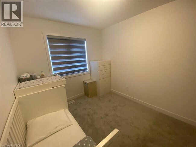 Building Photo - 14 Roper Pl