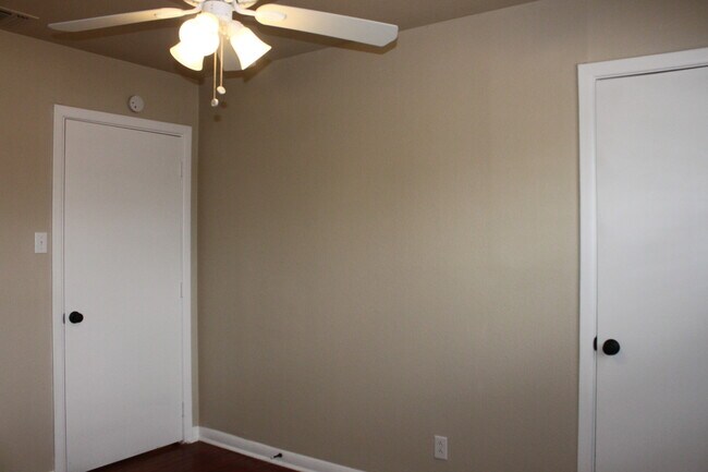 Building Photo - Available Now- 4 beds / 2 bath / carport