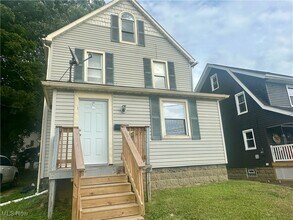 Building Photo - 555 Lumiere St