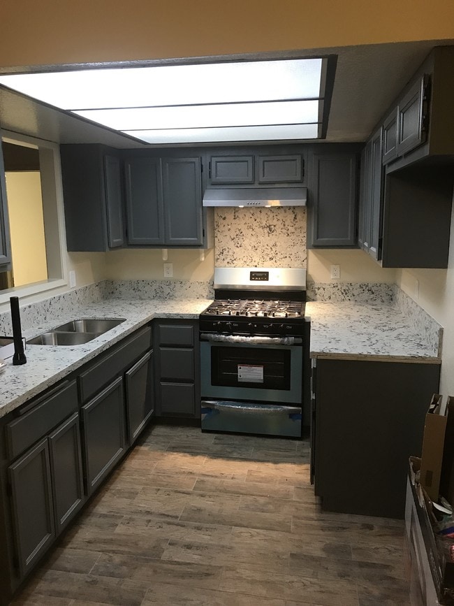 Foto del edificio - 8092 Larson Avenue