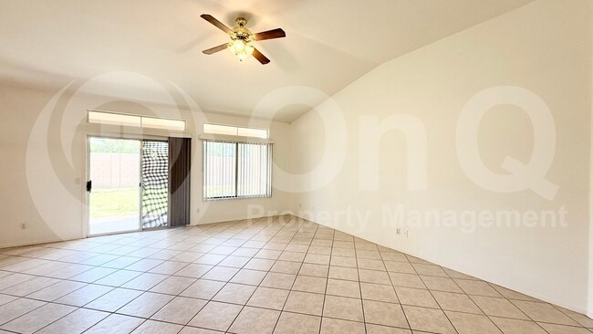 Building Photo - 1569 E Princeton Ave