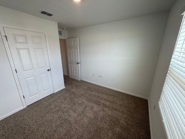 Foto del edificio - 2/2.5 New Townhome Available