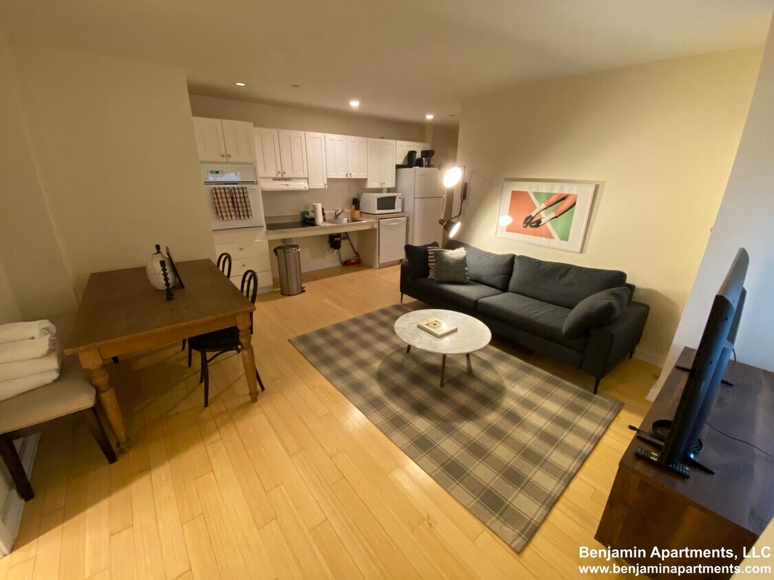 Building Photo - 43 Boylston St