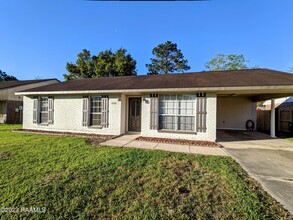 Building Photo - 410 Guidry Rd