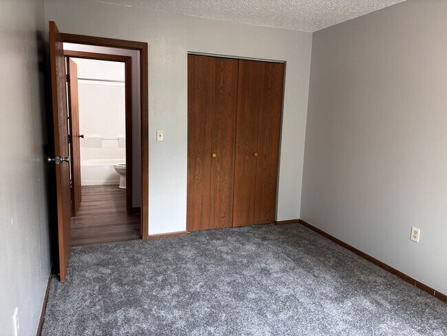 Foto del edificio - 2715 Hawken St