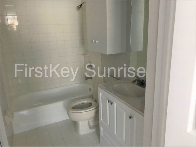 Building Photo - 112 SW 15 Road Homestead FL 33030