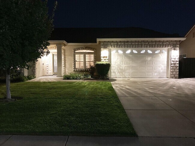 Foto del edificio - Beautiful 4 Bedroom, 3 Bath Ripon Home
