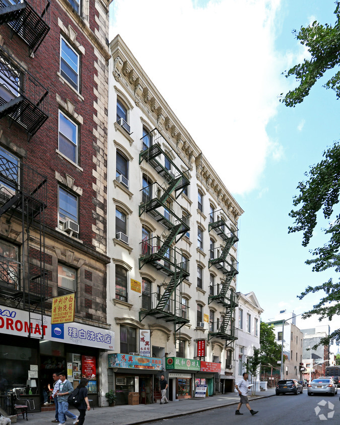Building Photo - 123 Elizabeth St