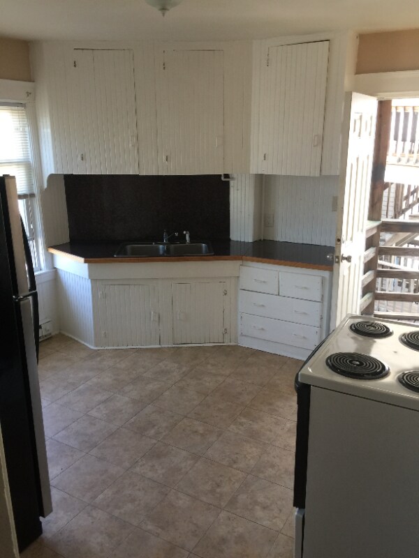 3 E Main St Unit 2L, ster, MA 01570 Room for Rent in ster, MA