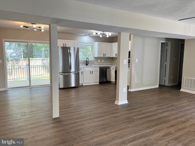 Building Photo - 45240 Billy Way