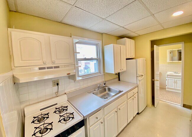 Kitchen - 22411 92nd Rd