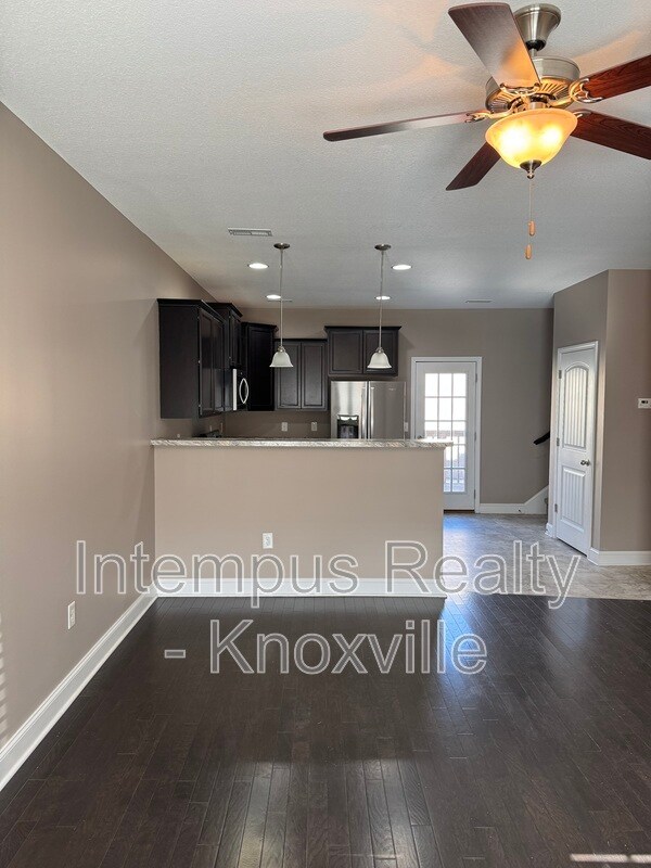 Foto del edificio - 2415 Flannery Way