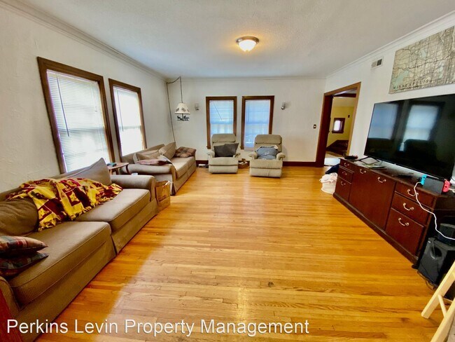 Building Photo - 4 br, 2 bath House - 2417 Fremont Ave. S