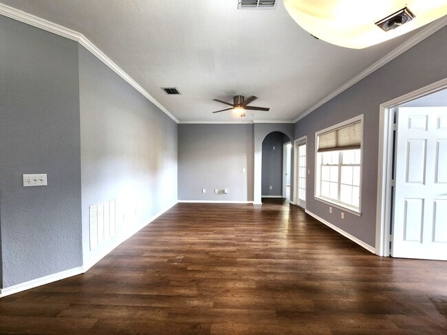 Building Photo - 3rd Floor Condo; Gated Community; Resort S...