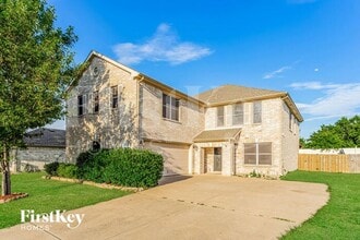 Building Photo - 324 Bob White Dr