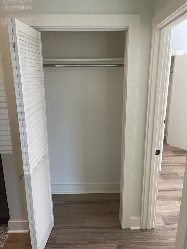 Foto del edificio - 515 E 8th St