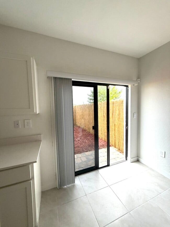 Foto del edificio - 1466 NE 3rd Ave