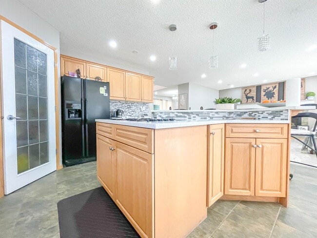Building Photo - 163 Westpoint Gardens SW