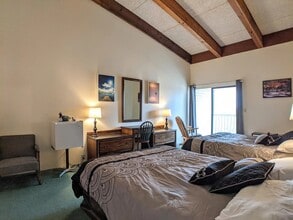 Building Photo - 375 Endicott St N