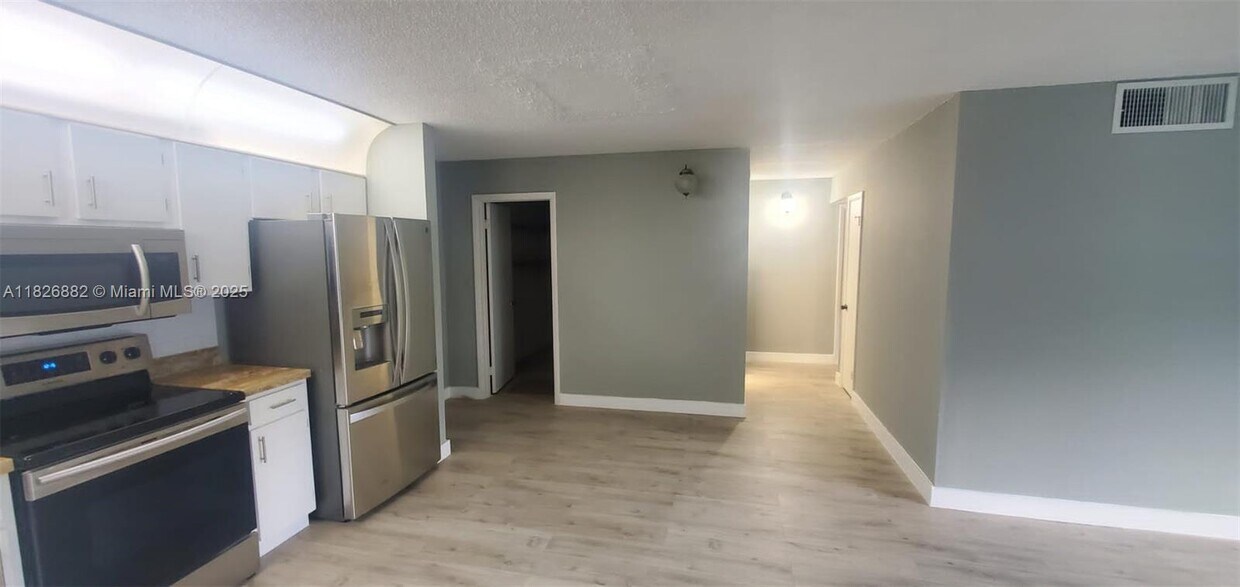 Foto principal - 14840 Naranja Lakes Blvd