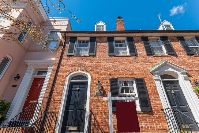 Building Photo - 1510 33rd St NW