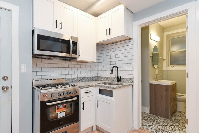 Foto del edificio - 1624 W Beach Ave
