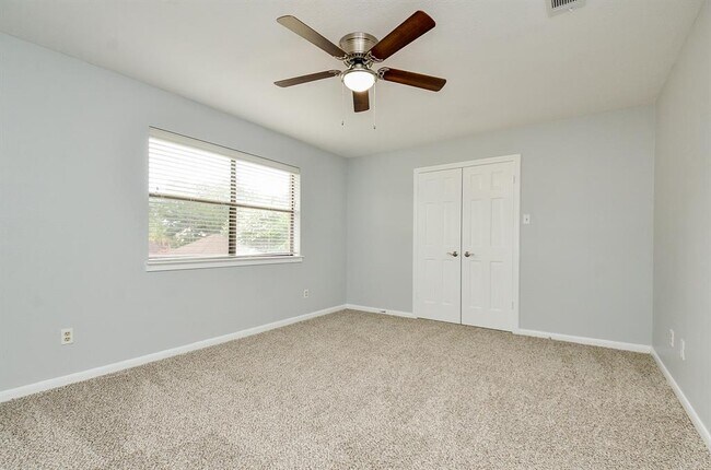 Foto del edificio - 18234 Oakhampton Dr