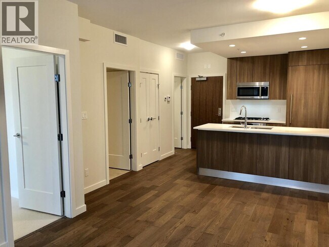 Photo du bâtiment - 2033 W 10th Ave
