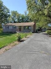 Building Photo - 2110 Sand Hill Rd