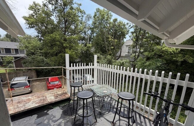 Foto del edificio - Cozy 1 Bedroom Apartment close to Aggieville!