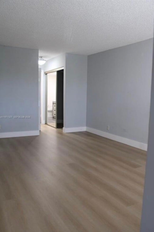 Photo - 210 Lakeview Dr Apartment