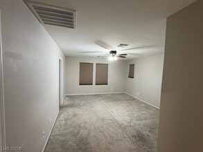 Building Photo - 1002 E Dorrell Ln