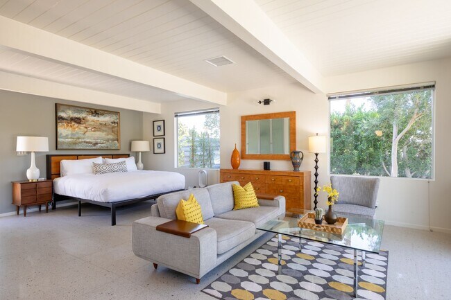 Foto del edificio - Luxury Mid Century Oasis in Palm Springs