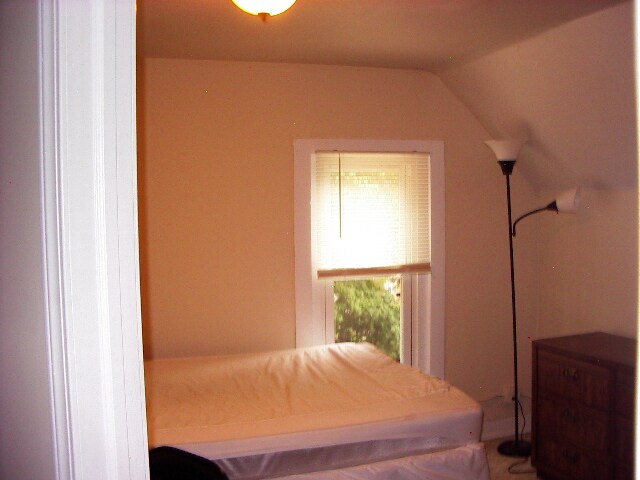Building Photo - 1306 Vestal Ave