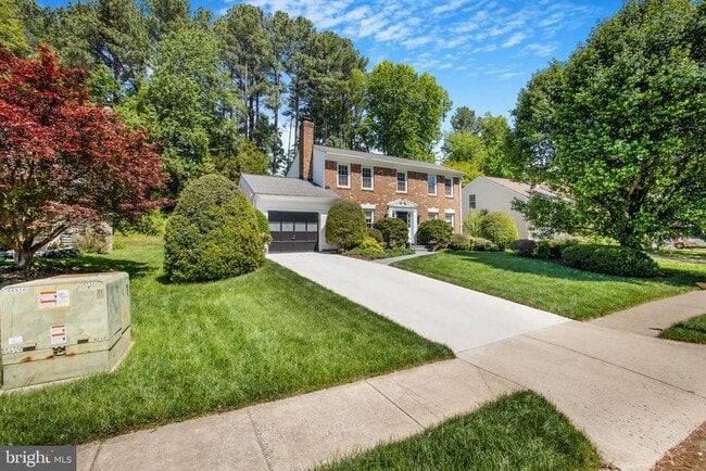 Building Photo - 9010 Lake Braddock Dr