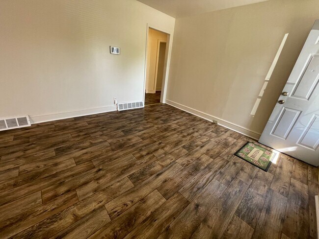 Foto del edificio - 3 Bedroom Convenient to Downtown and A&T