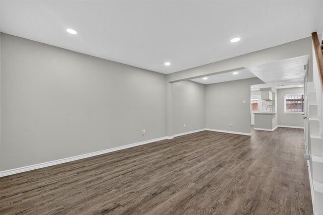 Building Photo - 10381 Briar Forest Dr
