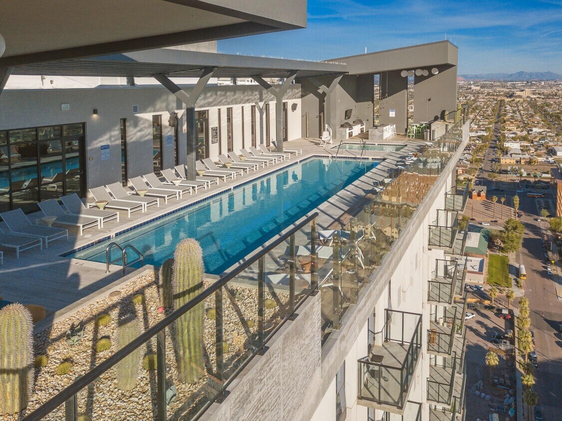 Altura Apartments 330 E Pierce St Phoenix, AZ