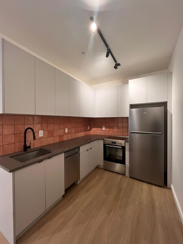 Foto principal - 328 Pacific Ave